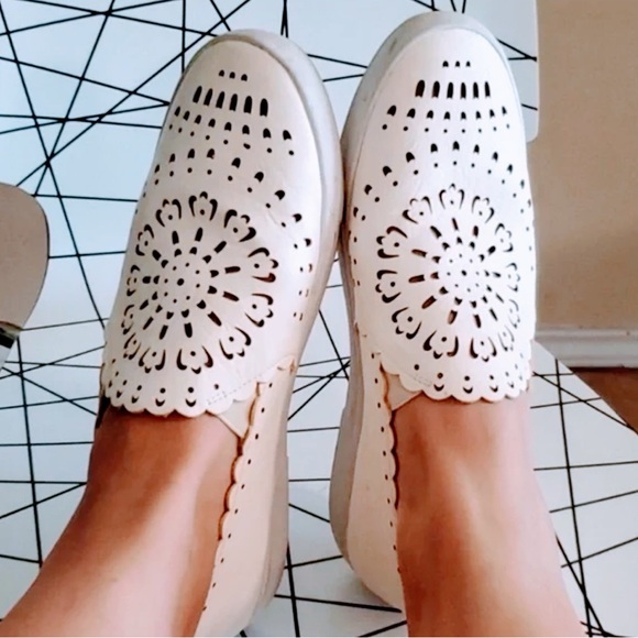 Joie White Cutout Sneakers Size 8 - Picture 1 of 9
